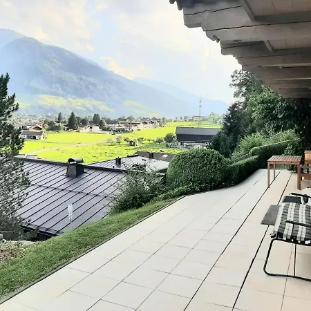 Pretty In With A View *